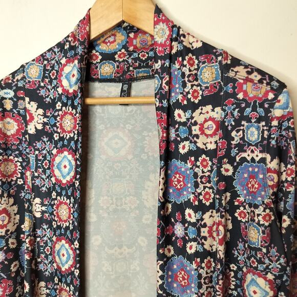 Onzie Floral Cardigan Wrap Stretchy Colorful Draped Front - Picture 5 of 11